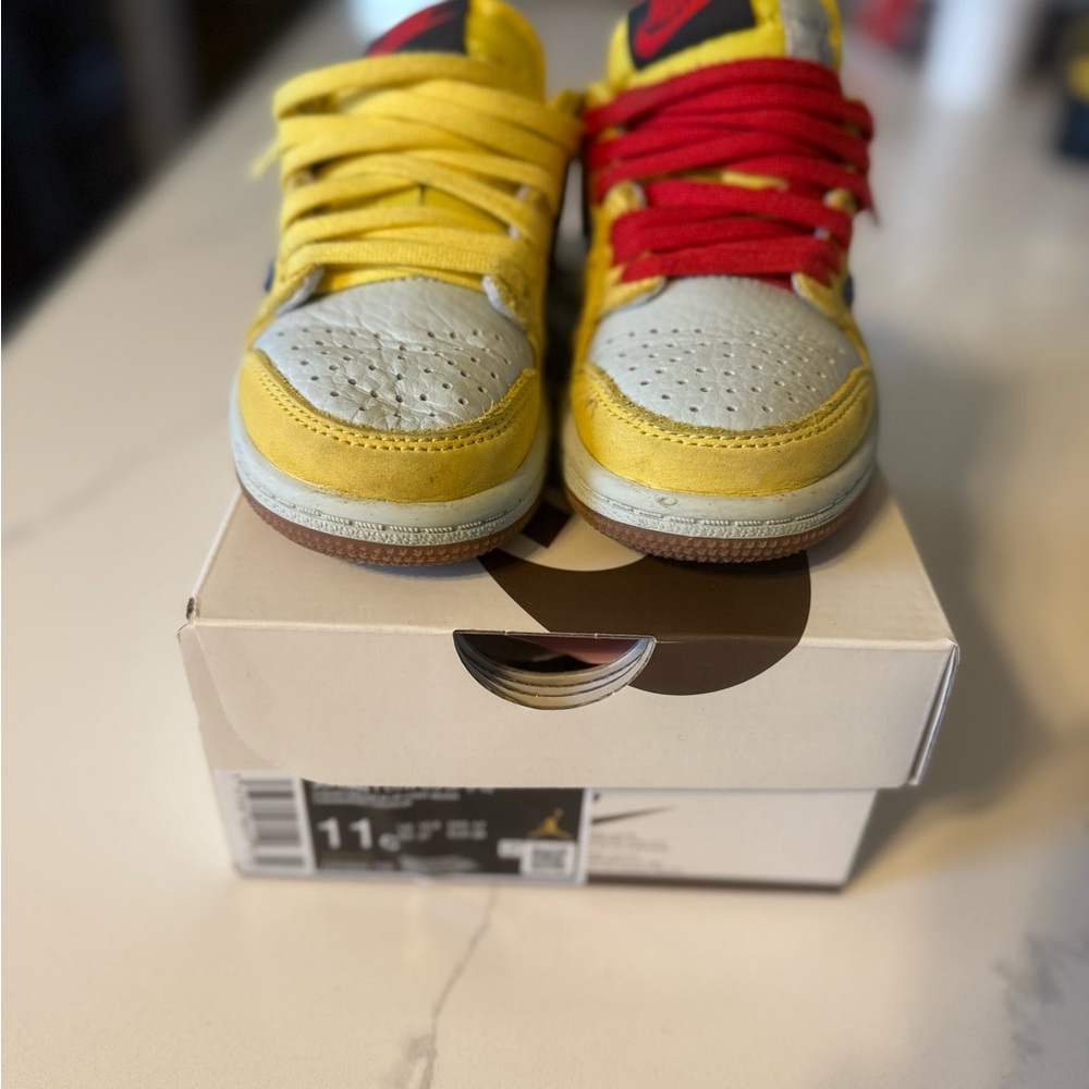 Air Jordan 1 Low Travis Scott Canary - Toddler Sz 11C